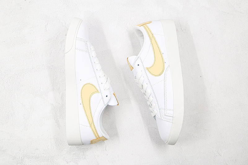 Blazer Low Le White/Canvas/White 19