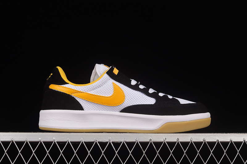 Sb Adversary Black/University Gold/White 3