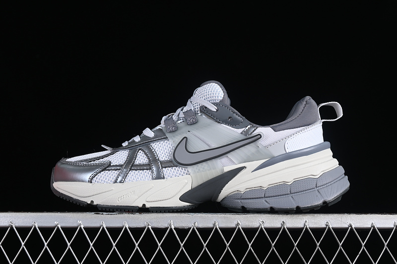 V2k Runtekk Run Pure Platinum/Wolf Grey/Cool Grey/Metallic Cool Grey 11