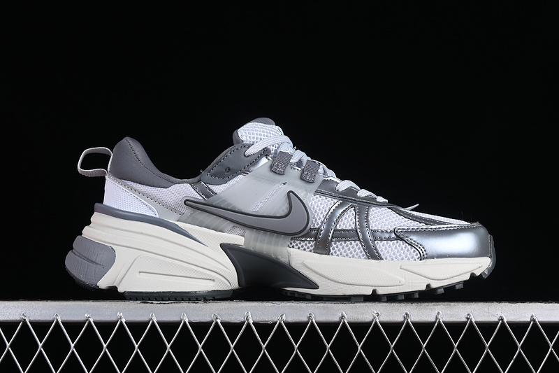 V2k Runtekk Run Pure Platinum/Wolf Grey/Cool Grey/Metallic Cool Grey 15