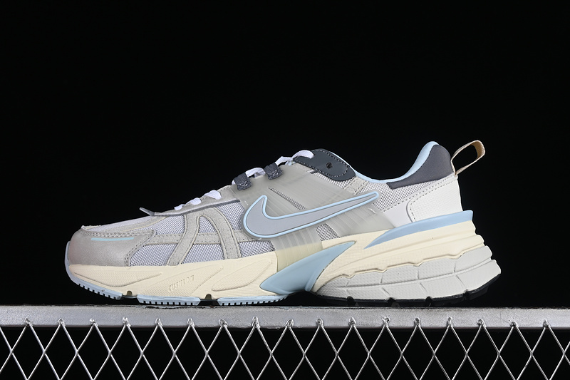 V2k Runtekk Run Light Bone/Light Iron Ore/Smoke Grey/Metallic Platinum 9