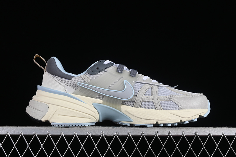 V2k Runtekk Run Light Bone/Light Iron Ore/Smoke Grey/Metallic Platinum 11