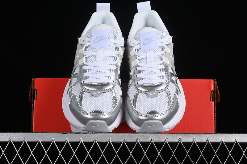 V2k Runtekk 3Xl Metallic Silver/White 11