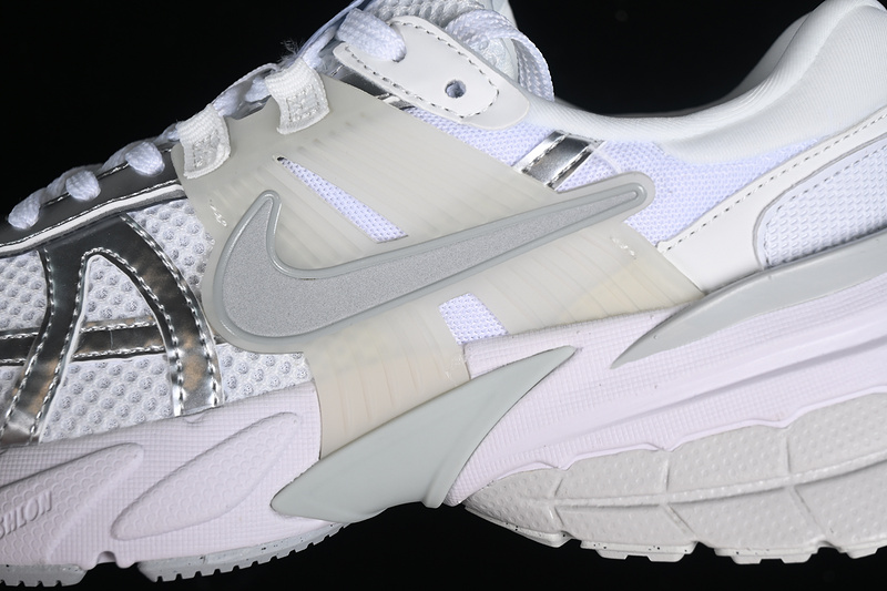 V2k Runtekk 3Xl Metallic Silver/White 21