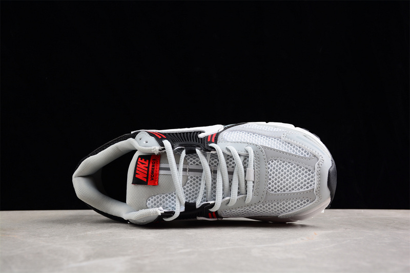 Zoom Vomero 5 Sp White/Black/Grey/Red 19