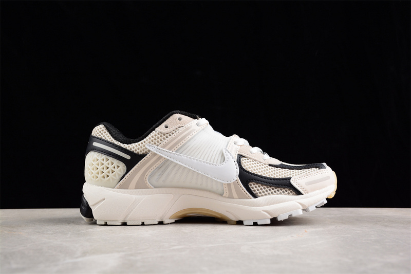 Zoom Vomero 5 Sp White/Grey/Black 15