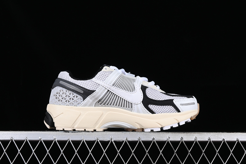 Zoom Vomero 5 M White/Grey/Black 7