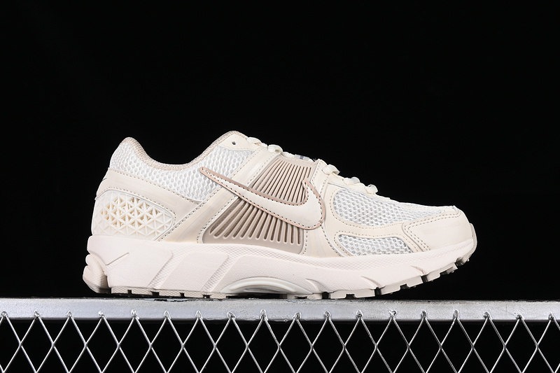 Zoom Vomero 5 M White/Grey/Brown 17