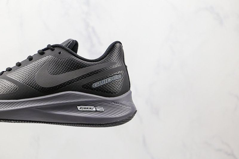 Zoom Vomero 7 Black/Black/Dark Grey 3