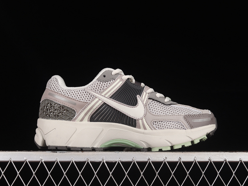 Air Zoom Vomero 5 Cobblestone/Light Bone 25