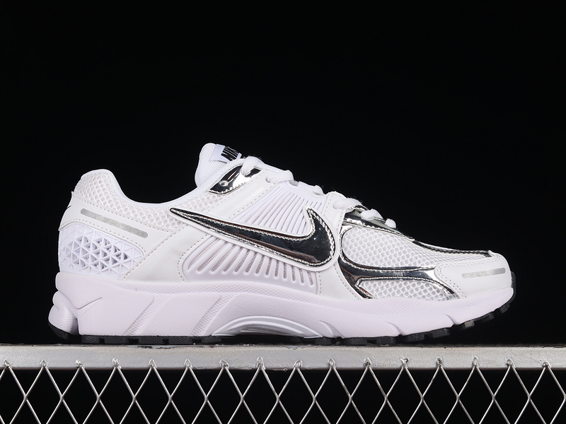 Air Zoom Vomero 5 Photon Dust/Chrome/Gridiron/Sail 5