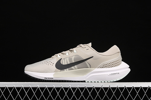 Air Zoom Vomero 15 Marathon Grey/White/Black 17