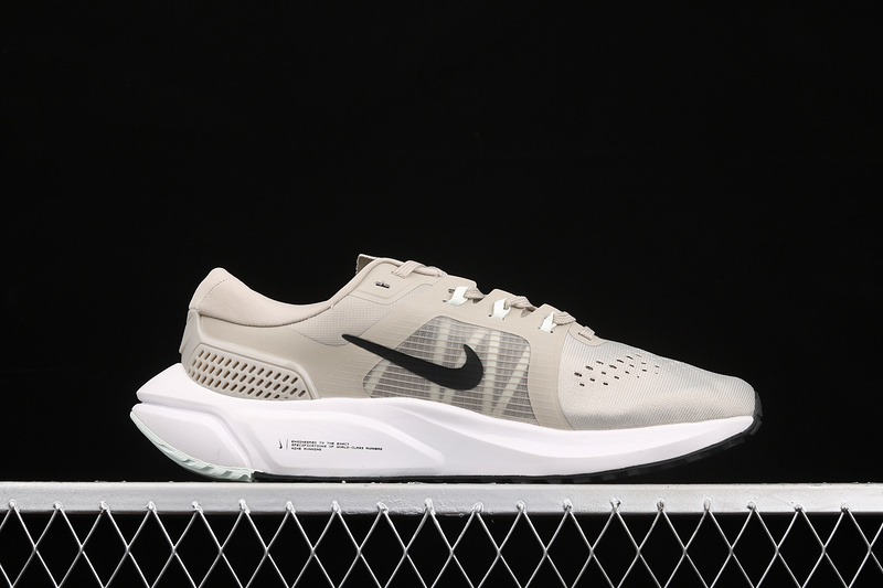 Air Zoom Vomero 15 Marathon Grey/White/Black 19