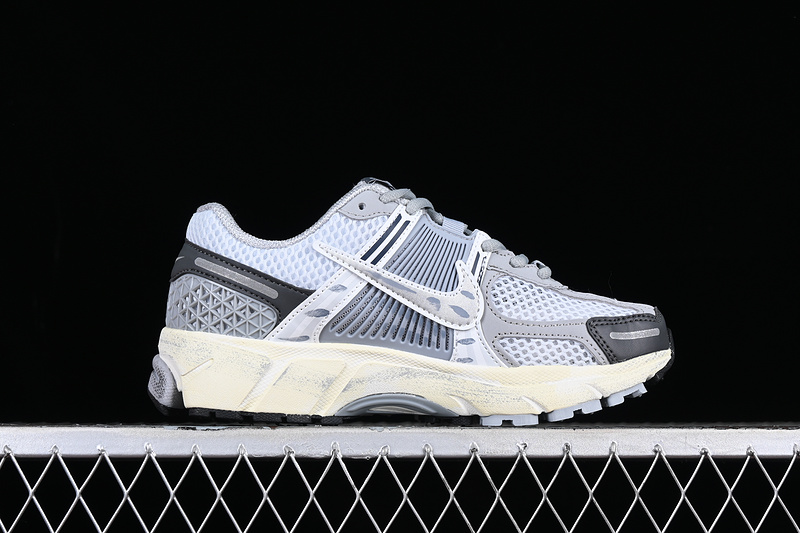 Zoom Vomero 5 Sp Grey/Silver/Black/White 9