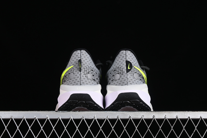 Air Zoom Vomero 17 Black/Light Smoke Grey/White/Volt 13