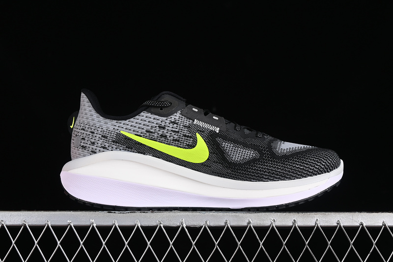 Air Zoom Vomero 17 Black/Light Smoke Grey/White/Volt 19