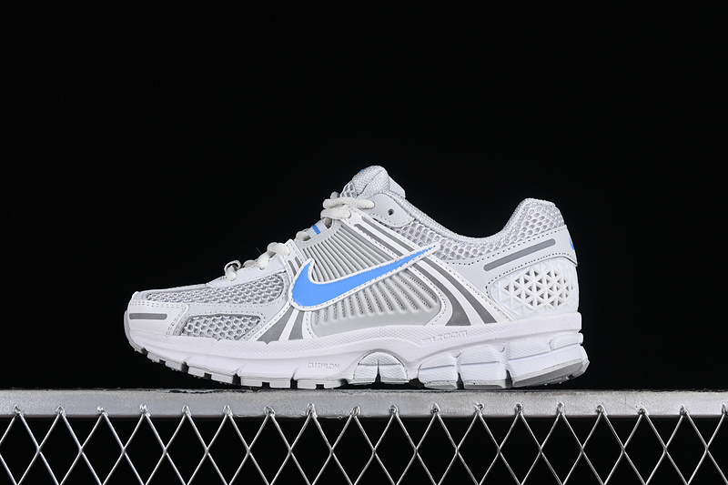 Air Zoom Vomero 5 Summit White/University Blue/Photon Dust 19