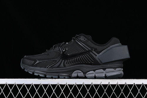 A Cold Wall Zoom Vomero 5 Black/Grey 3