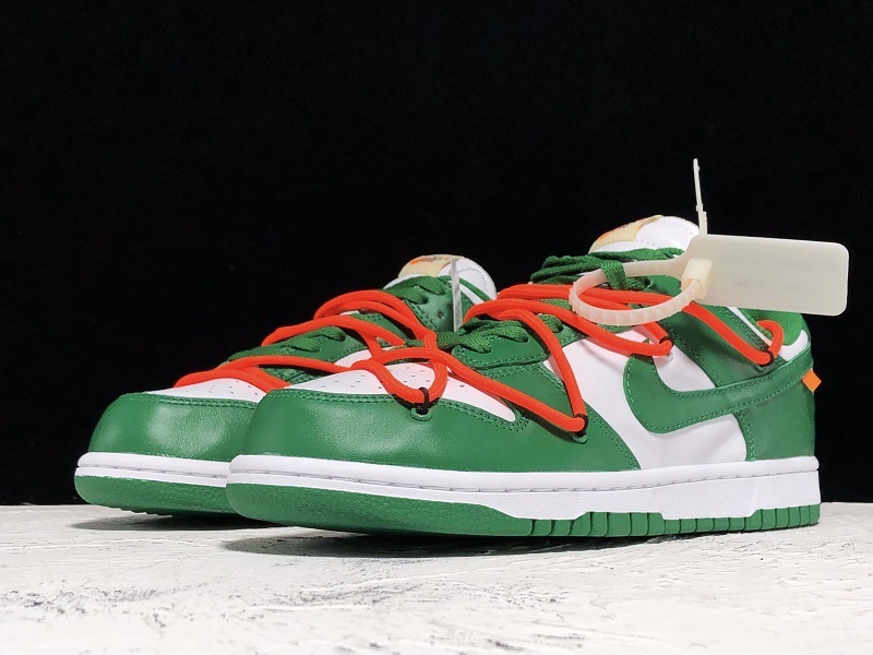 Plus Ow X Futura X Dunk Low Powder Green/White 3