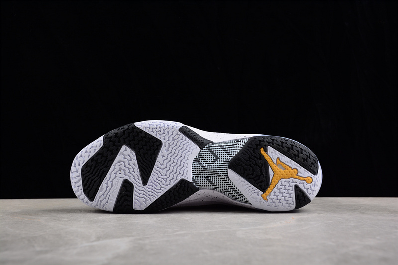 Air Jordan 37 Pf Oreo White/Black/Citrus 25