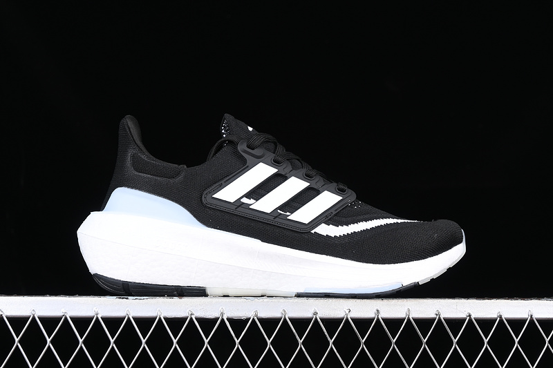 Adiidas Ultra Boost Light 23 White/Black 25