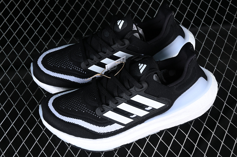 Adidas Ultraboost Light Core Black/Cloud White/Core Black 23