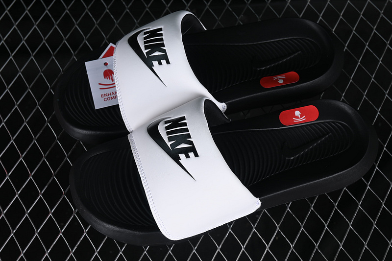 Victori One Slide Black/Black/White 15