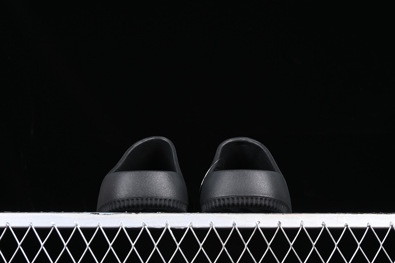 Calm Slide Black 5