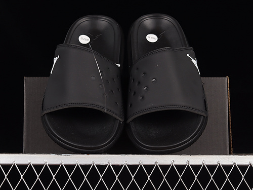 Air Jordan Play Slide Black/Photon Dust/Off Noir/University Red 3