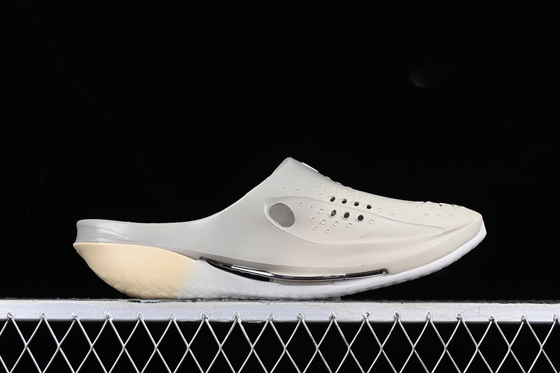 Matthew M Williams X 005 Slide Light Bone/Light Bone/Chrome 11