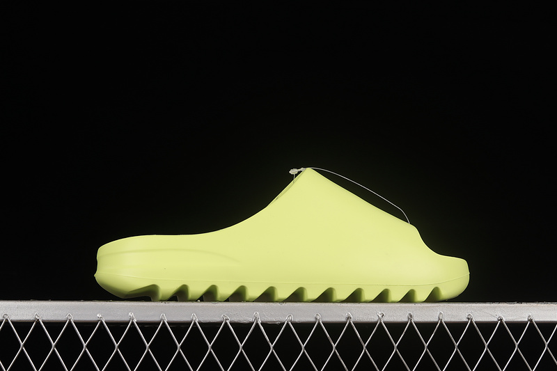 Yeezy Slide Glow Green/Glow Green/Glow Green 7