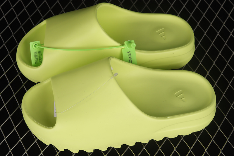 Yeezy Slide Glow Green/Glow Green/Glow Green 17