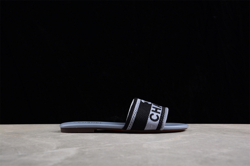 Embroidered Slippers White/Black/Blue 5