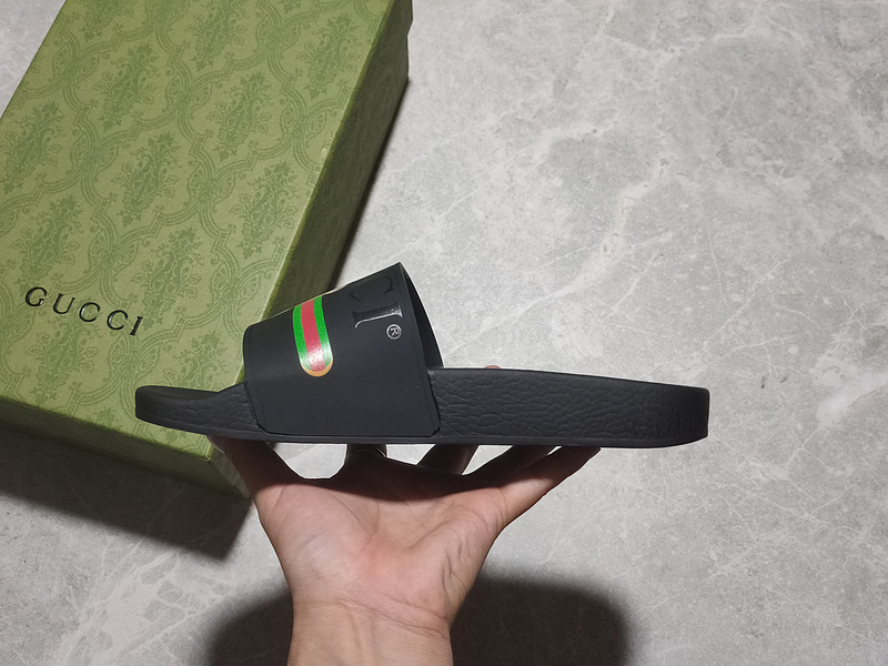 Gucci Slippers Black/Black/Red 3