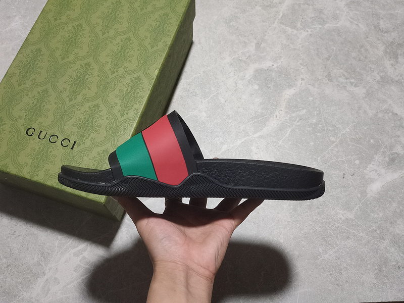 Gucci Slippers Black/Green/Red 13