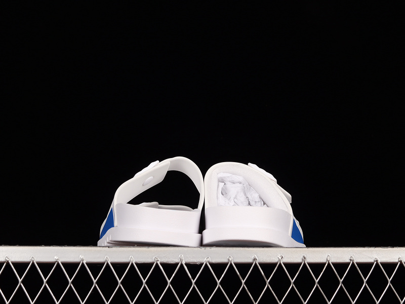 L*V Trend Classic Slippers White/White/Blue 15