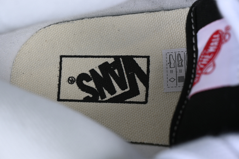 Vans Knu Skool White/Black 25