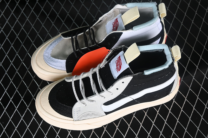 Advisory Board Crystals X Sk8-Hi Ext Black/White 15