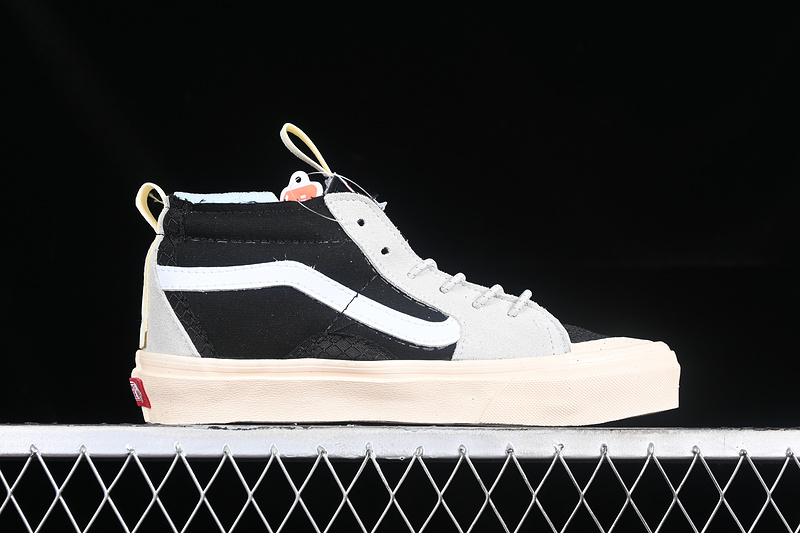 Advisory Board Crystals X Sk8-Hi Ext Black/White 23