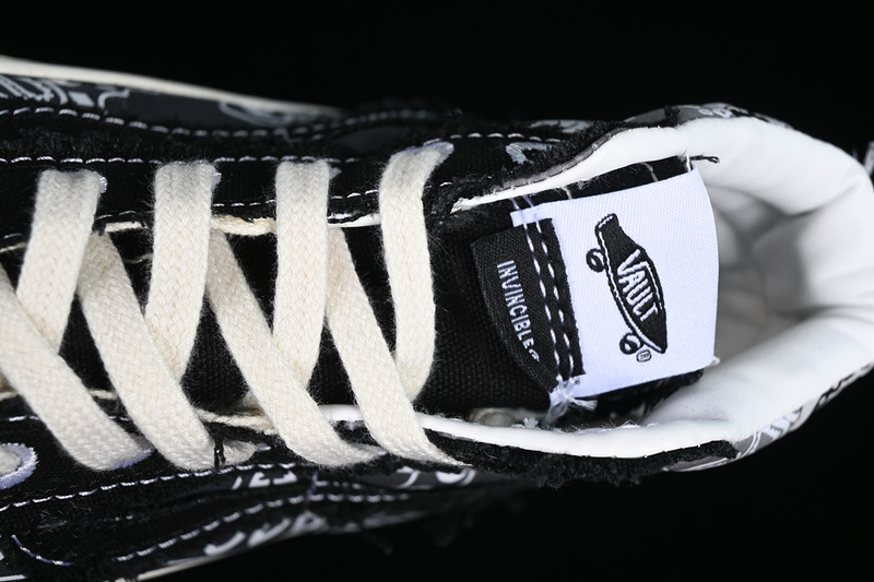 Vault By Vans X Invincible White/Black/Grey 13