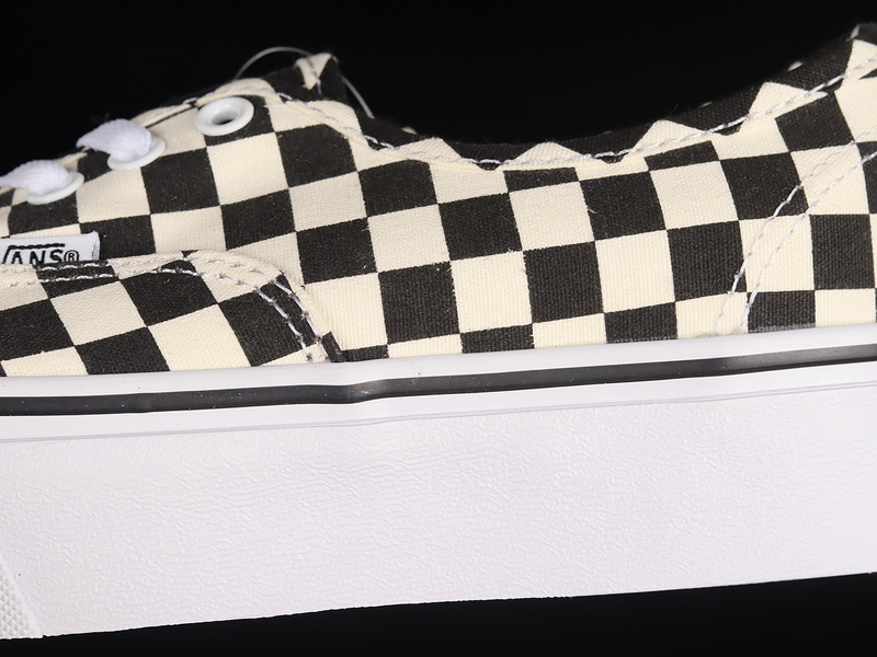 Authentic Platform Checkerboard White/Black/White 27