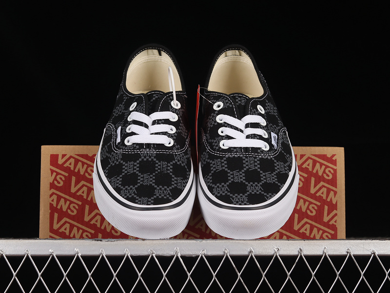 Monogram Authentic Skate Shoes Black/Black/White 17