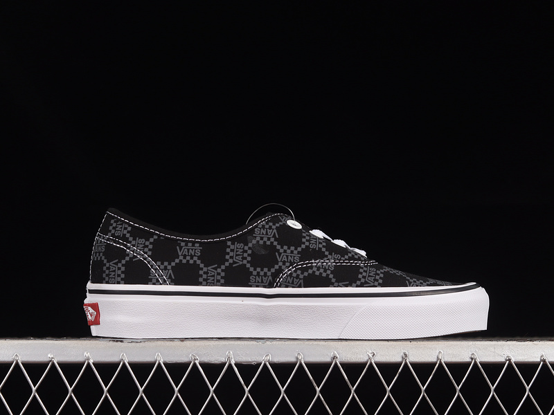 Monogram Authentic Skate Shoes Black/Black/White 27