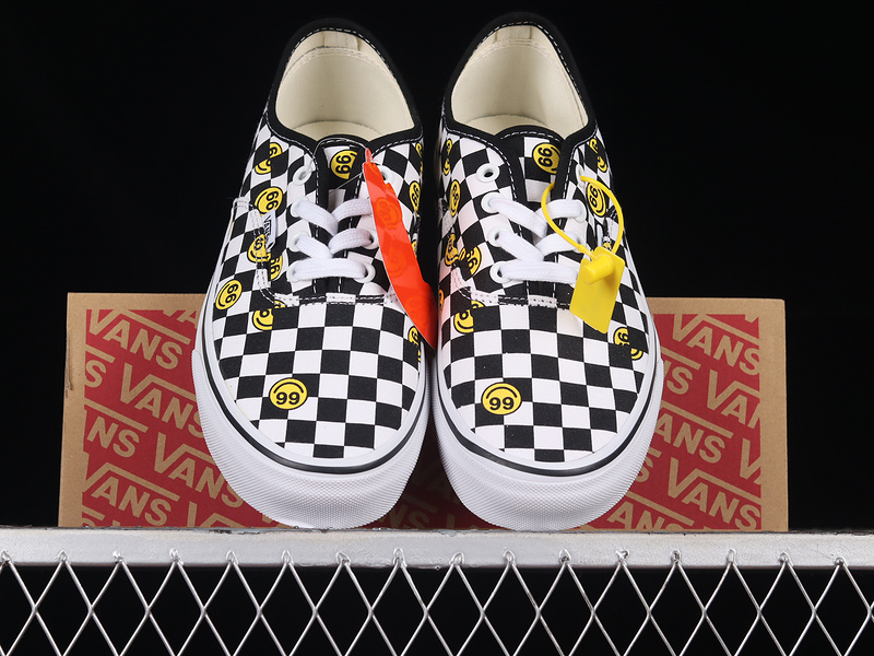 Old Skool Smiley Face Checkerboard Black/Black/White 3