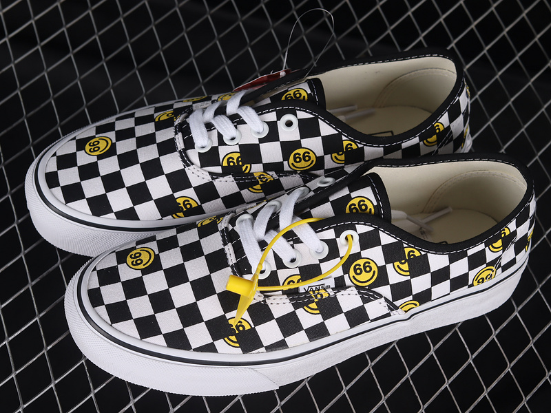 Old Skool Smiley Face Checkerboard Black/Black/White 23