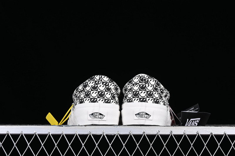 Classics Slip On Vr3 Black/White 5