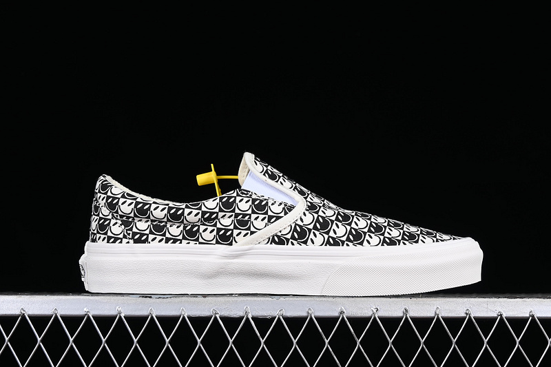 Classics Slip On Vr3 Black/White 17