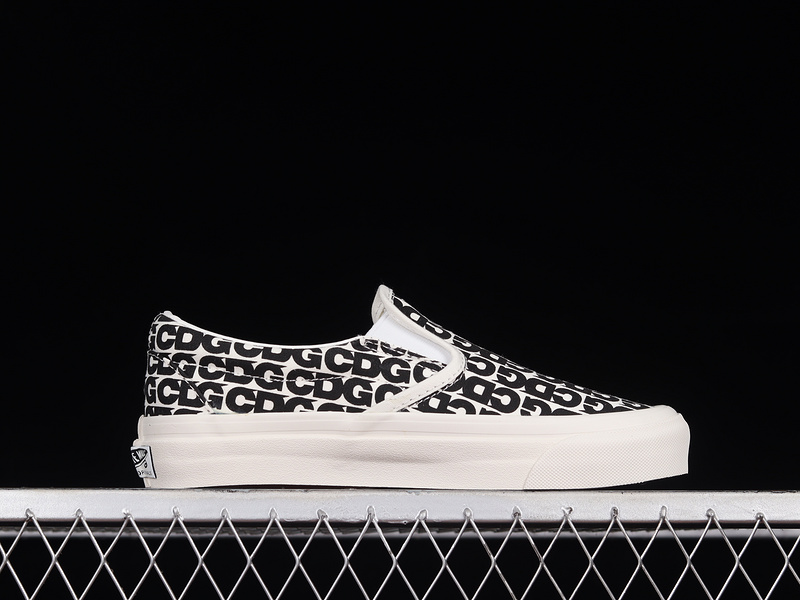 Comme Des Garcons X Slip-On Cdg Black/White/White 25