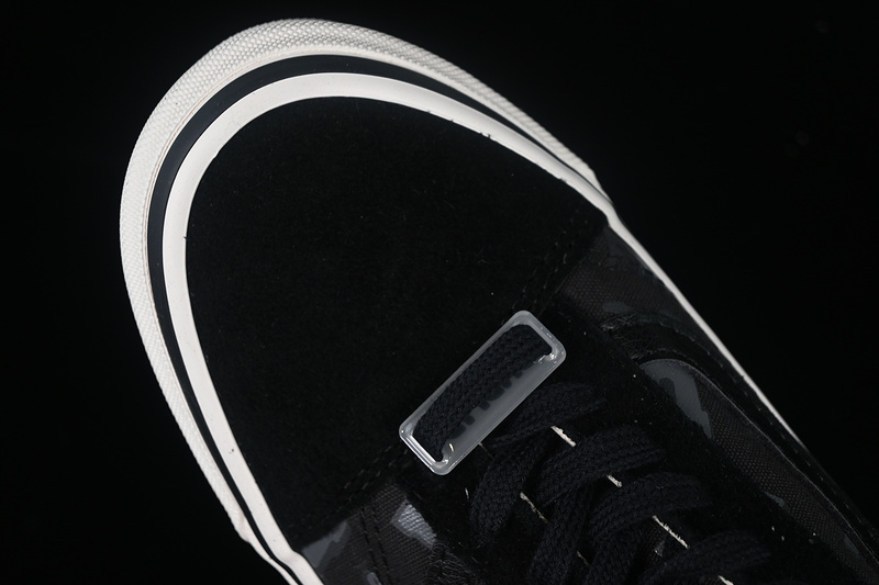 Undefeated Og Old Skool Lx U-Man Dark Shadow Black/White 11