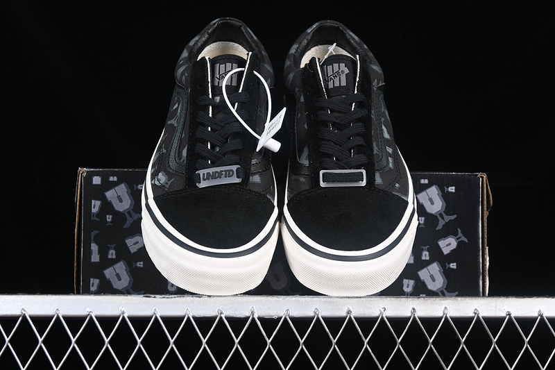 Undefeated Og Old Skool Lx U-Man Dark Shadow Black/White 15